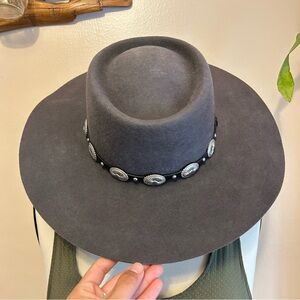 Peter Grimm Gray Felt Wool Hat with Black Concho Band